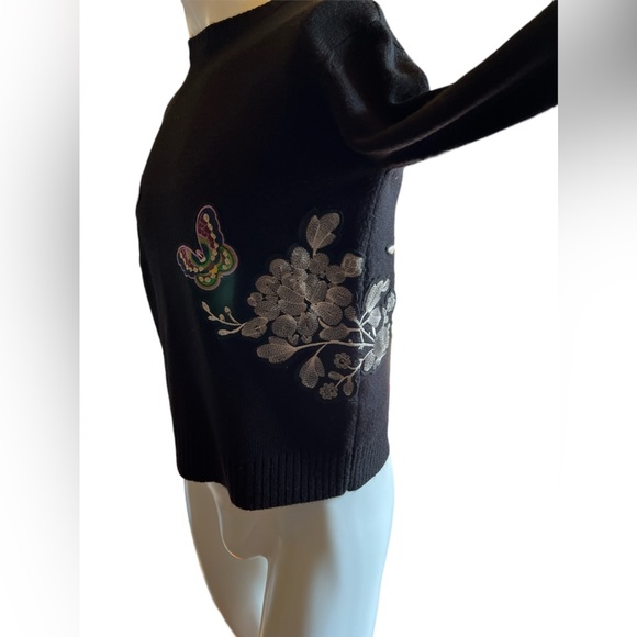 Intricate Embroidered Bird & Flower Sweater - Picture 4 of 13